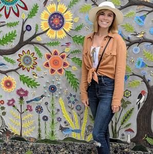 Meet your Posher, Laura